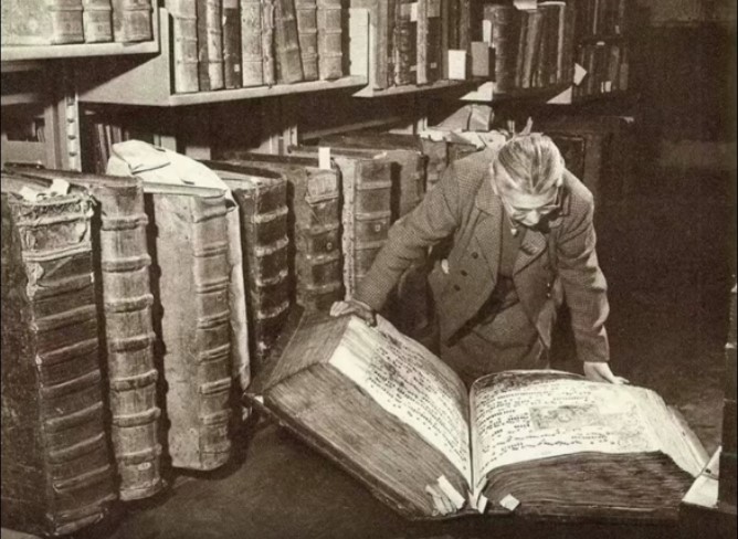 Gigantiškos milžiniškos knygos