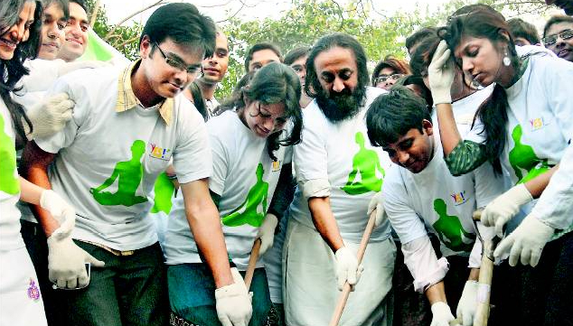 sri-sri-ravi-shankar-volunteers-compassion